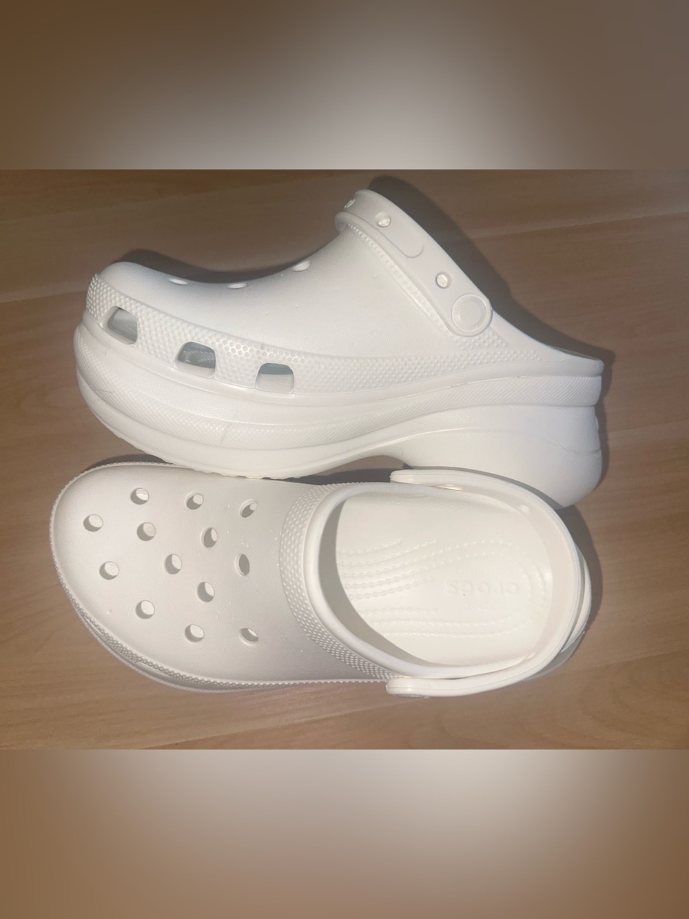 CROCS platform clogs. Size 8 - White